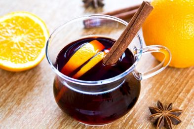 Vinho Quente com Laranja e Especiarias