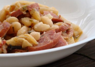 Carne de Porco com feijão branco em Cerveja Preta