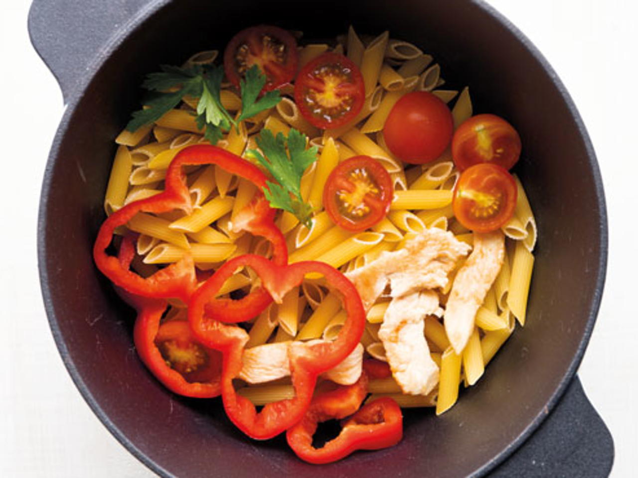 Penne de Frango e Pimento