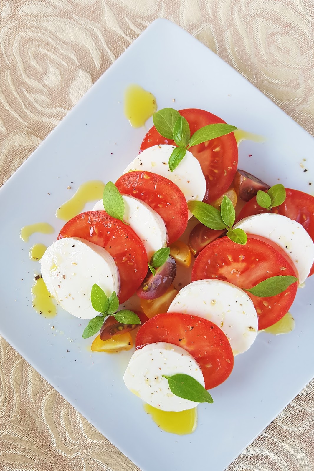 Salada de Queijo Fresco, Tomate e Coentros