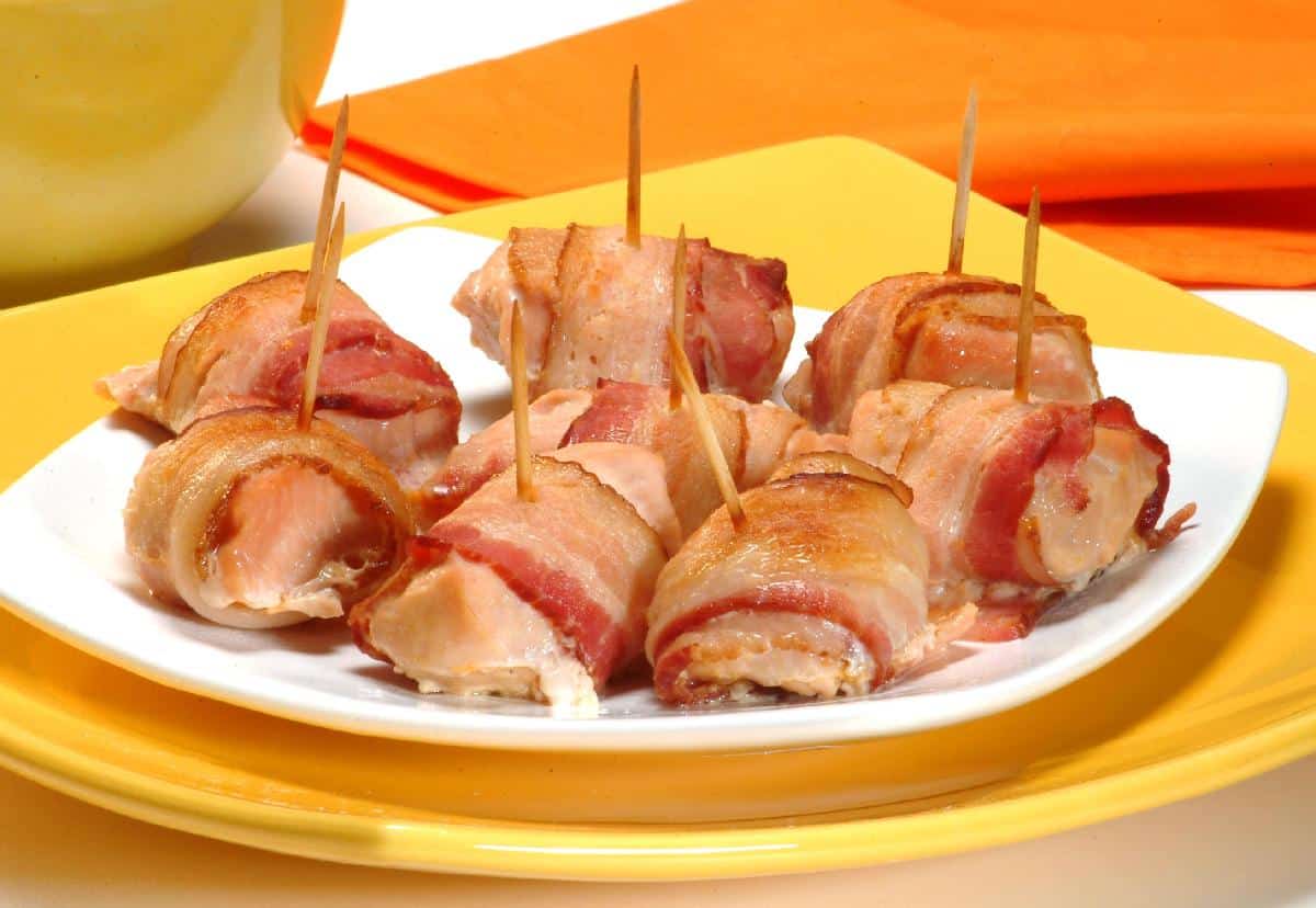 Bifinhos Enrolados com Queijo e Presunto